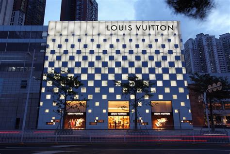 louis vuitton China stores